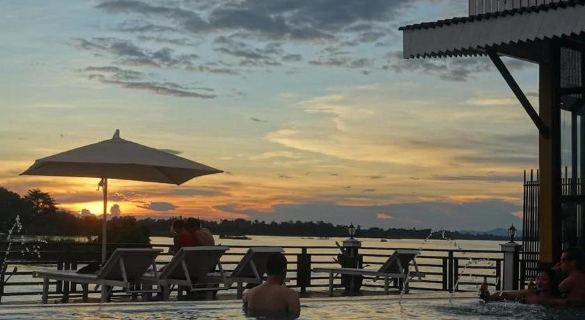 Golden Hotel Dondet Muang Không Esterno foto
