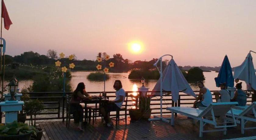 Golden Hotel Dondet Muang Không Esterno foto