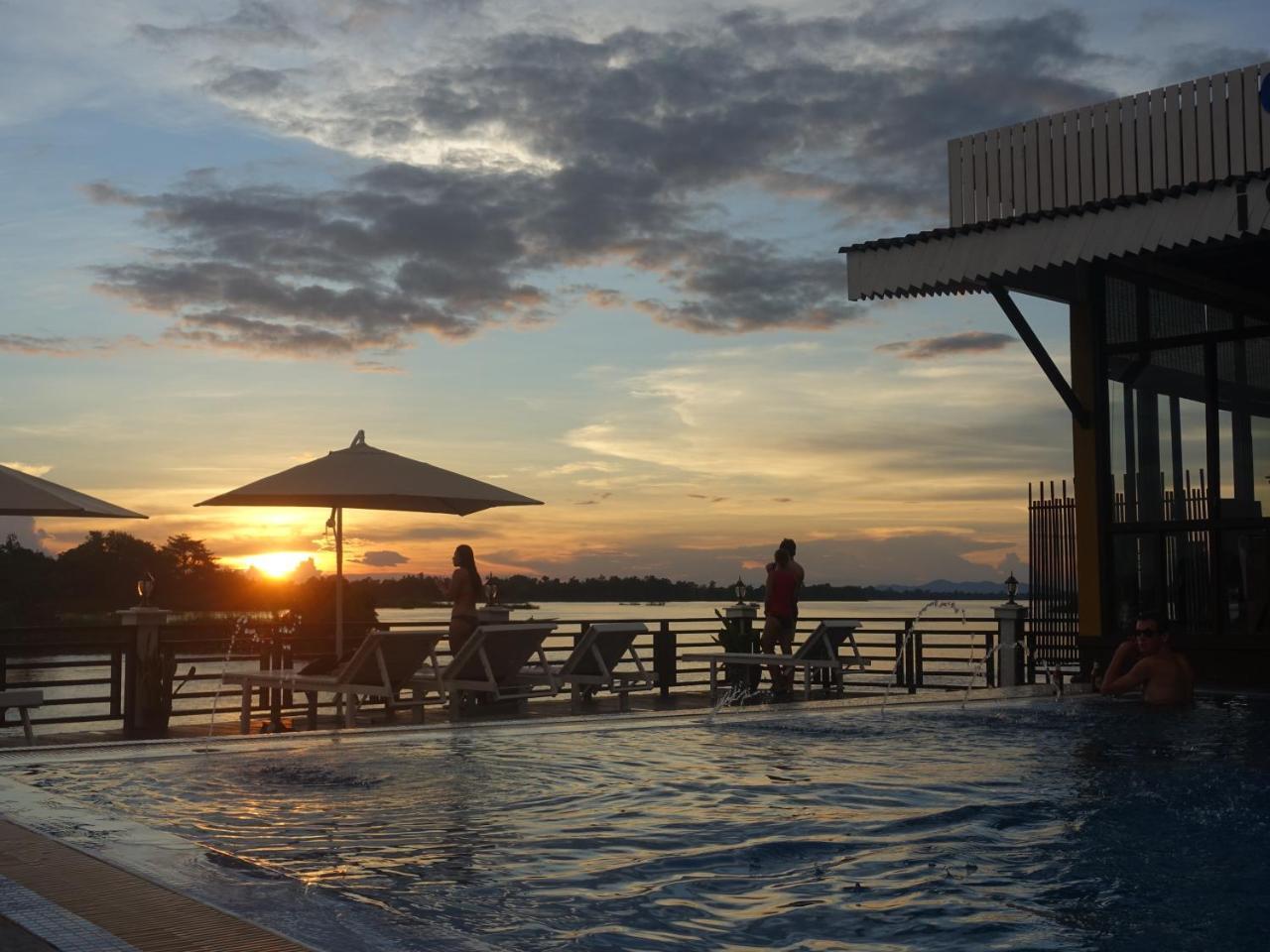 Golden Hotel Dondet Muang Không Esterno foto